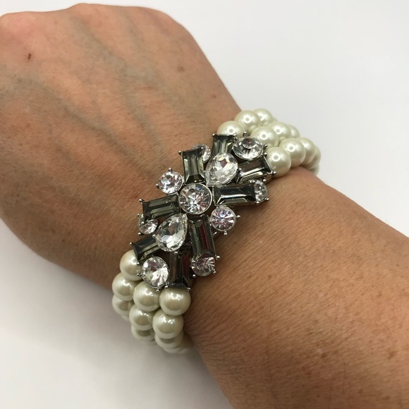 Lustrous Triple Strand Faux Pearl and Crystal Stretch Bracelet - Picture 5 of 7